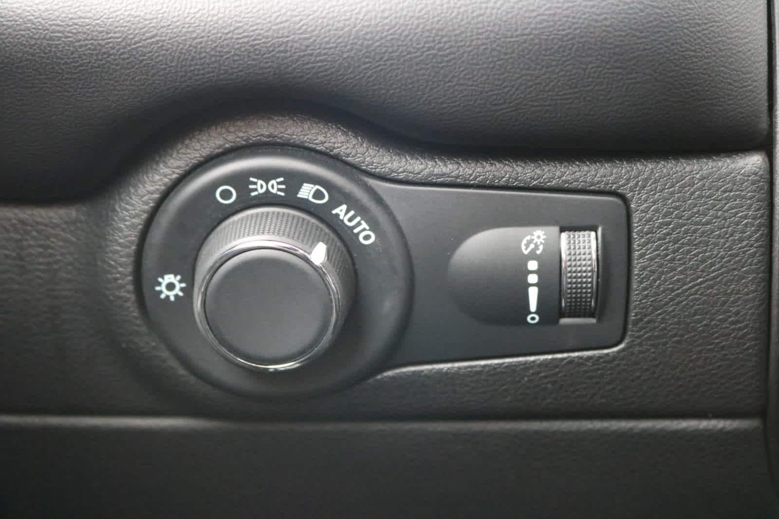 Thumbnail: 2023 Dodge Durango - 19