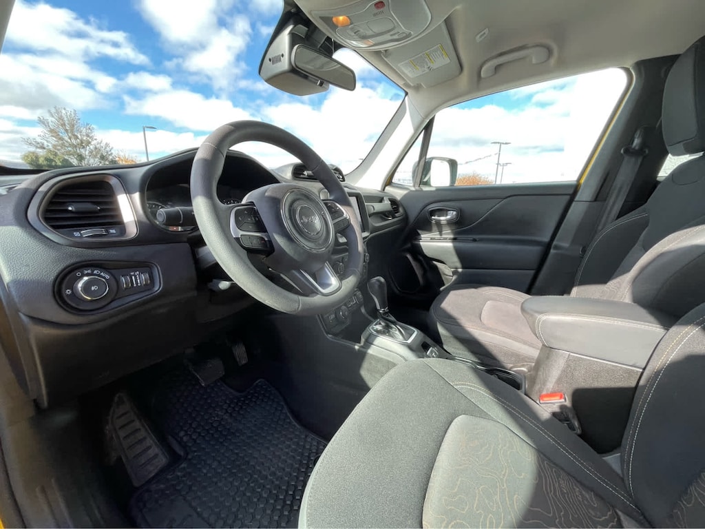 Used 2023 Jeep Renegade Latitude SUV