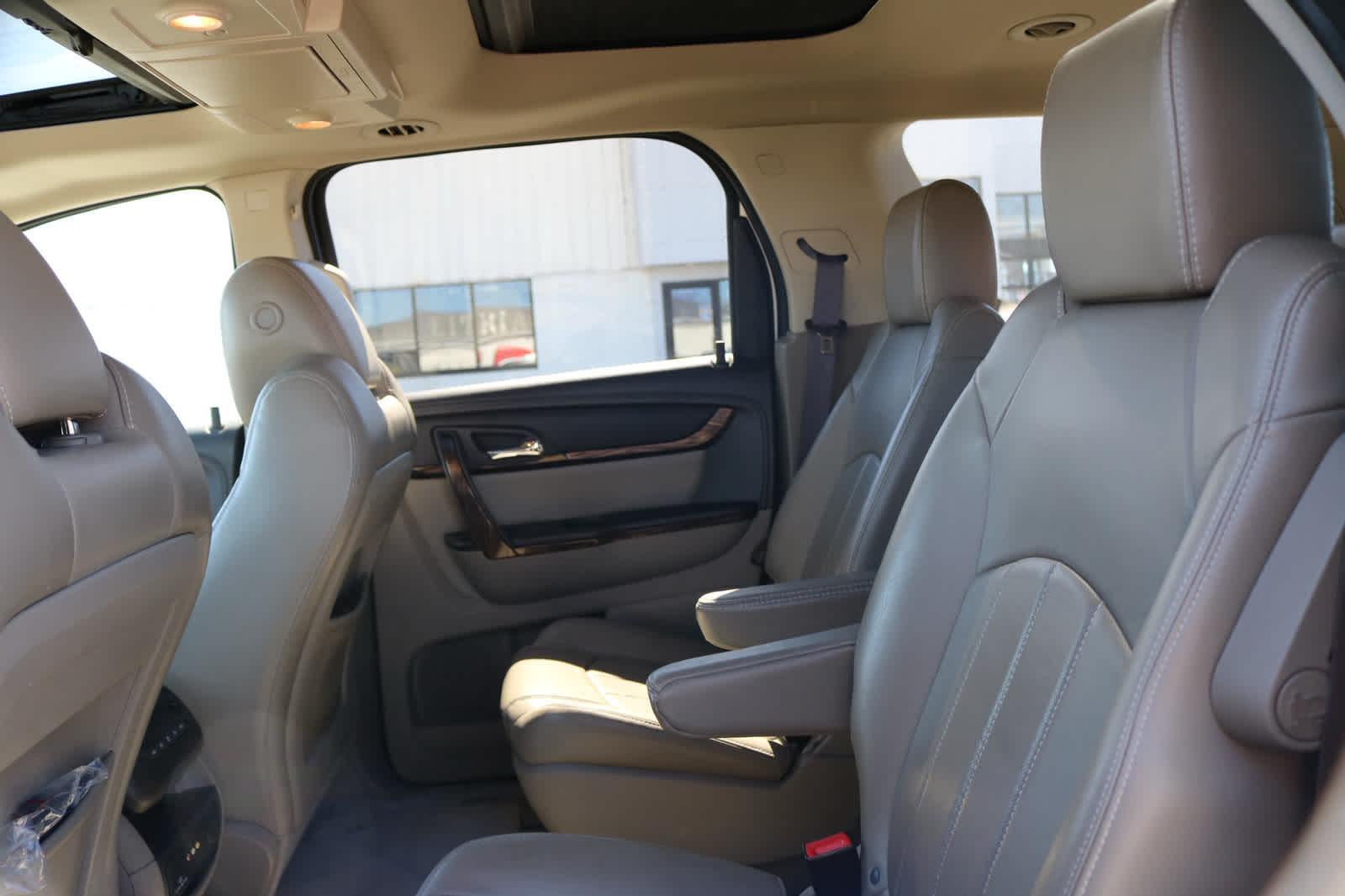 Thumbnail: 2015 GMC Acadia - 26