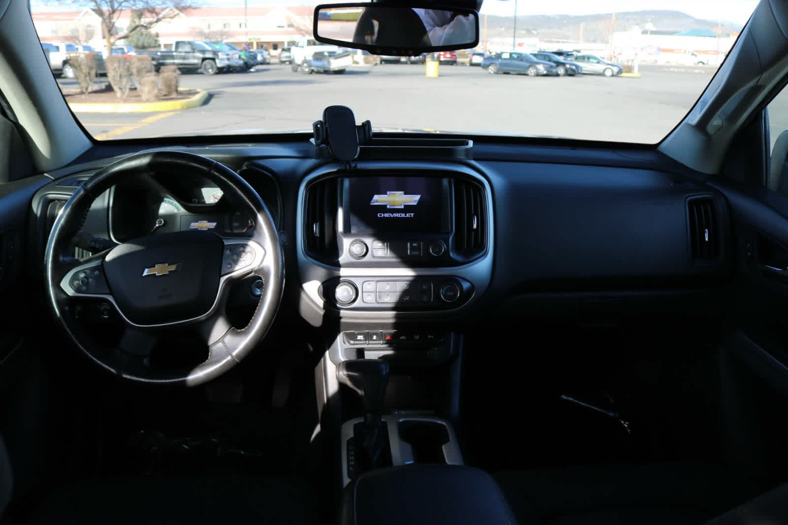 Thumbnail: 2019 Chevrolet Colorado - 14