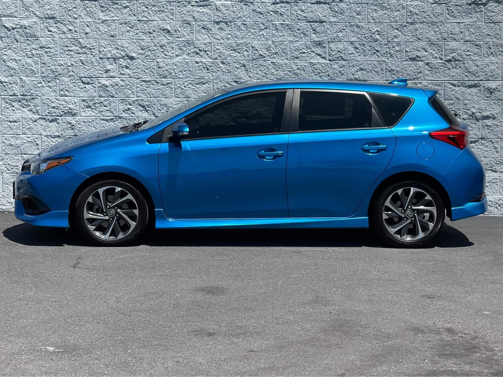 Thumbnail: 2018 Toyota Corolla iM - 4
