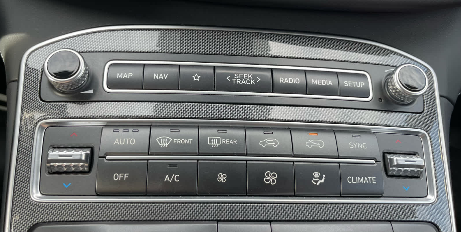 Thumbnail: 2022 Hyundai Santa Fe - 15