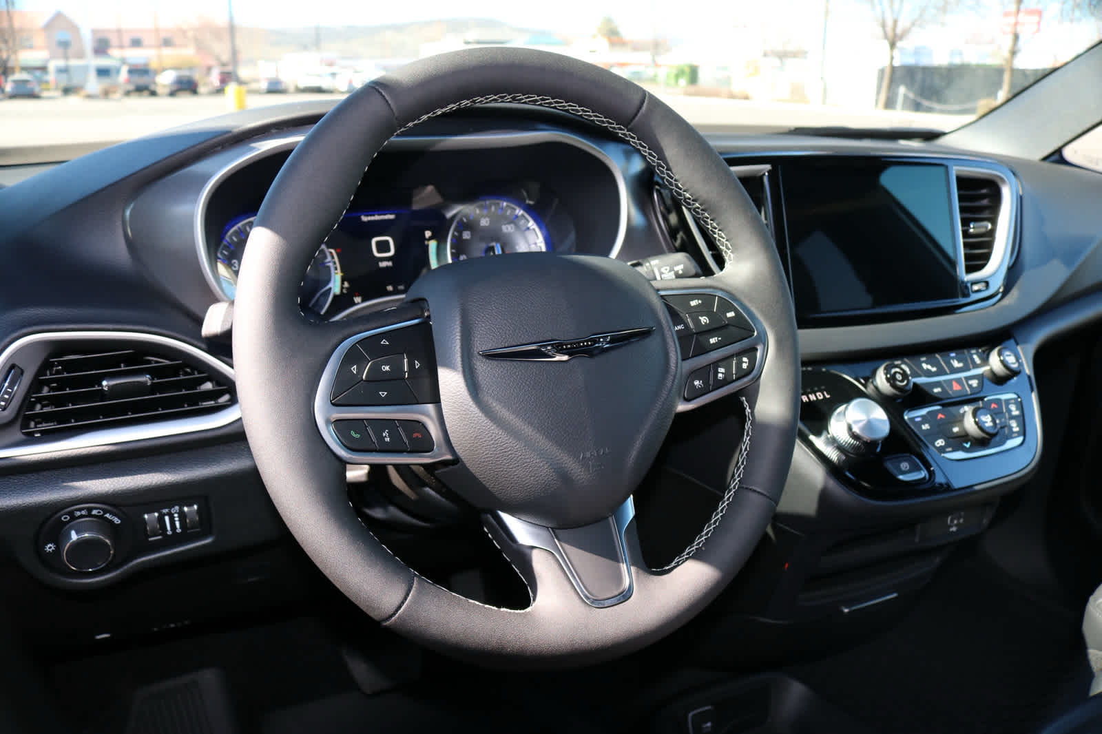 Thumbnail: 2026 Chrysler Voyager - 19