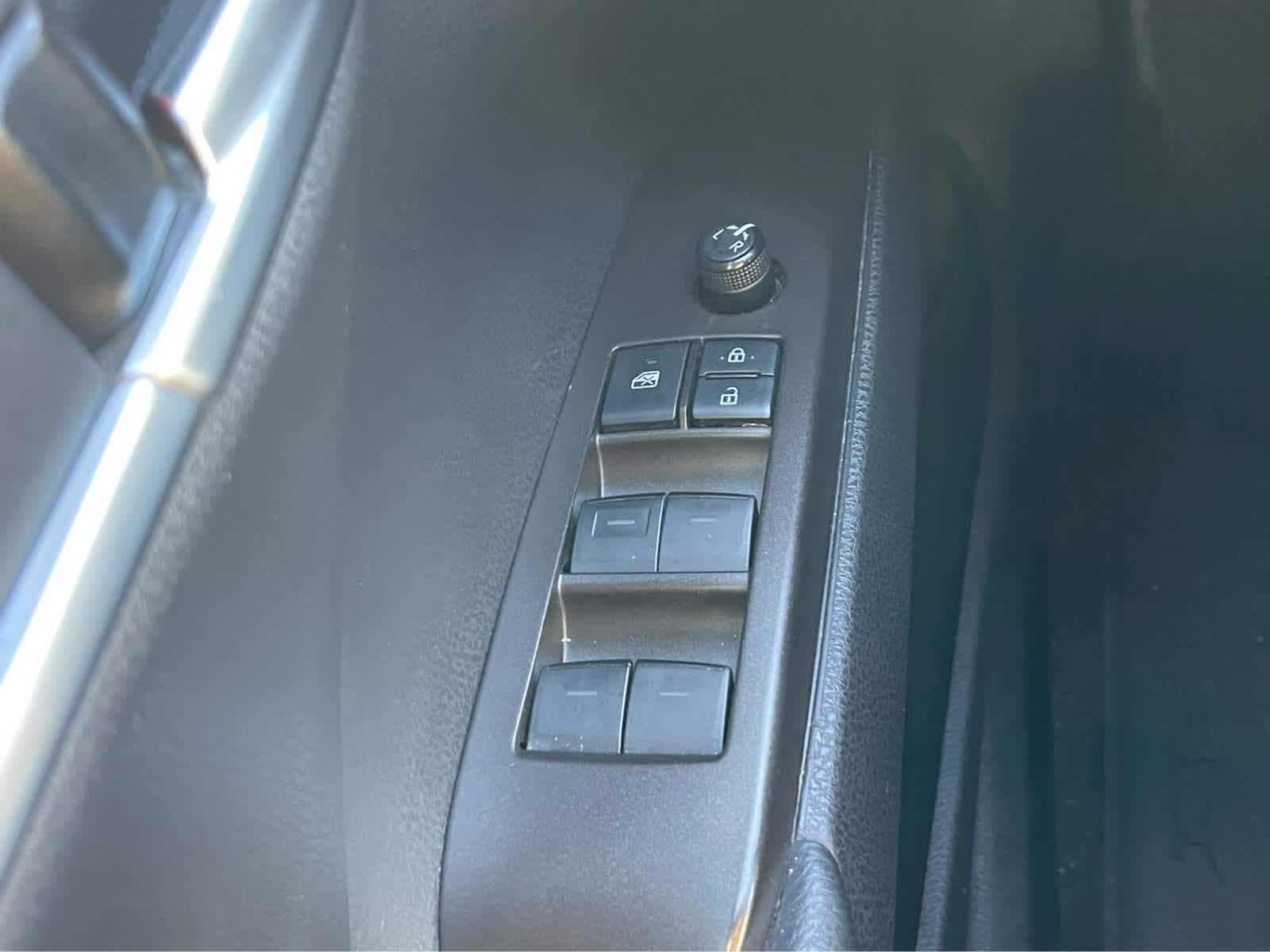 Thumbnail: 2021 Toyota Camry - 18