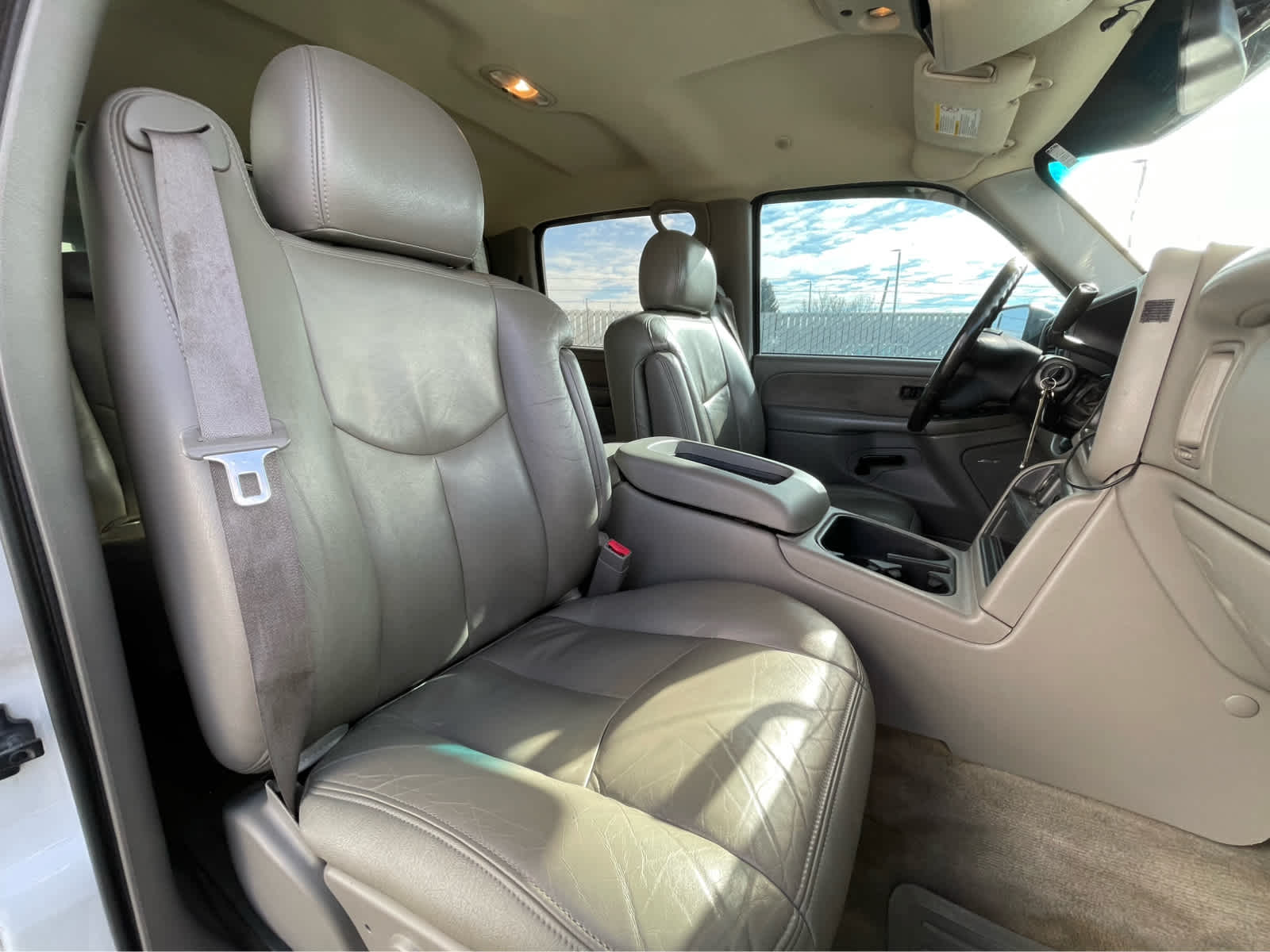 Thumbnail: 2003 Chevrolet Silverado 2500 - 28