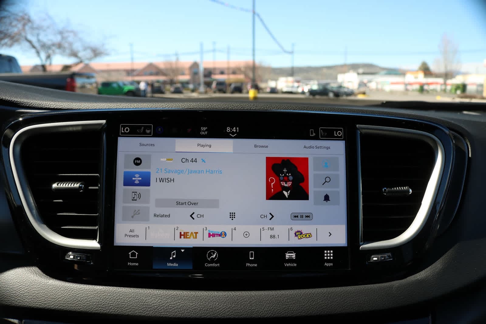 Thumbnail: 2026 Chrysler Voyager - 14