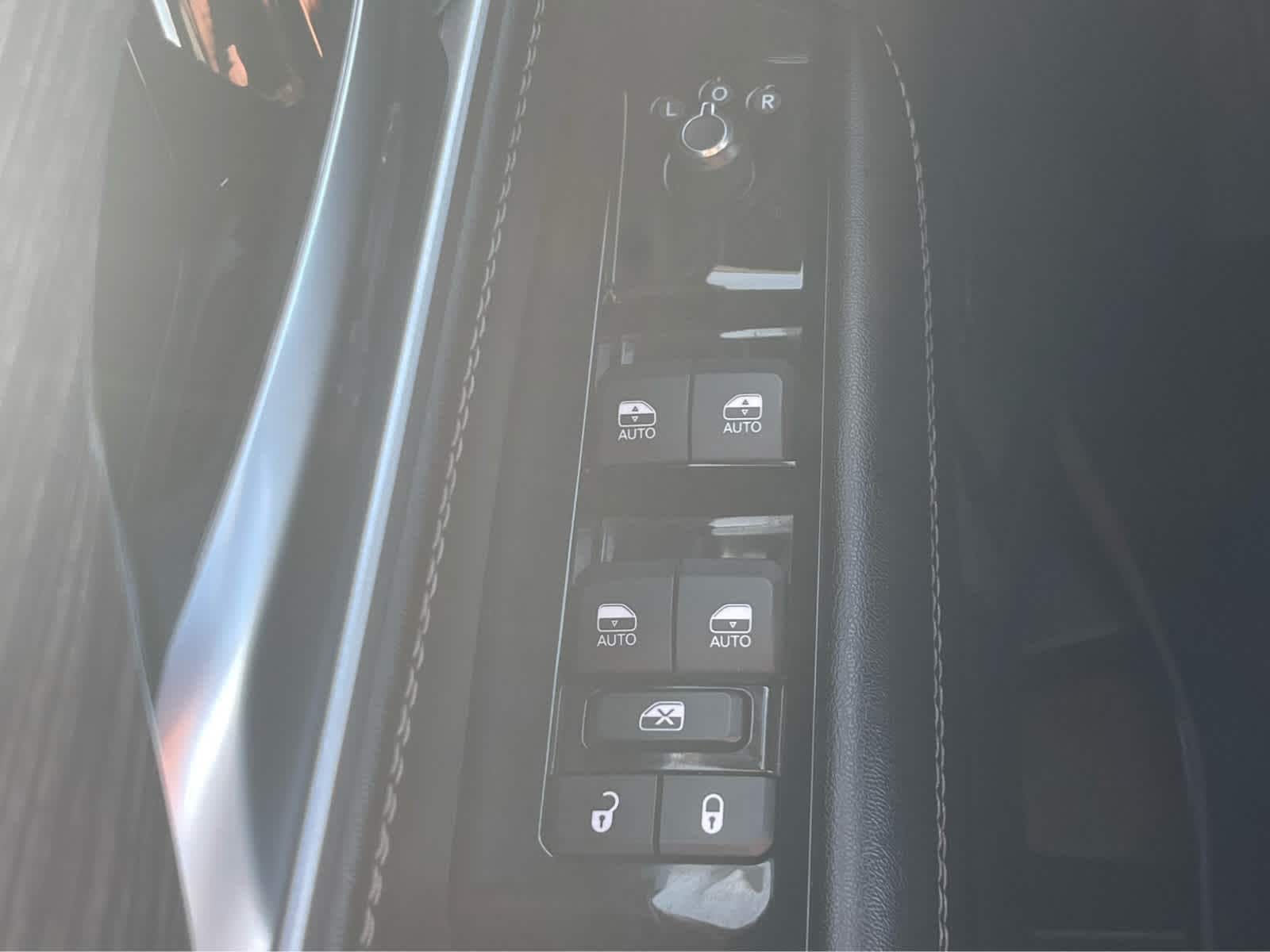 Thumbnail: 2023 Jeep Wagoneer - 19