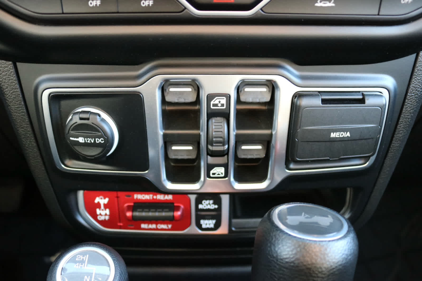 Thumbnail: 2023 Jeep Wrangler - 17