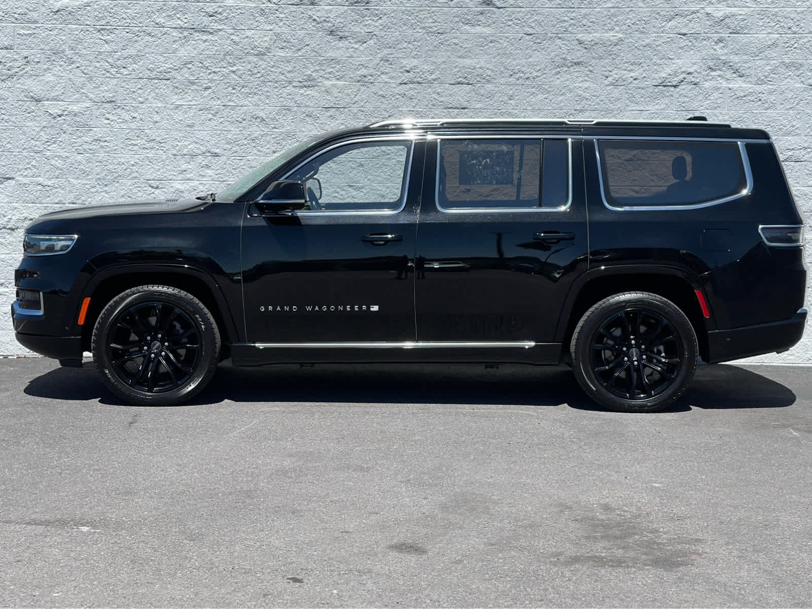 Thumbnail: 2022 Jeep Grand Wagoneer - 5