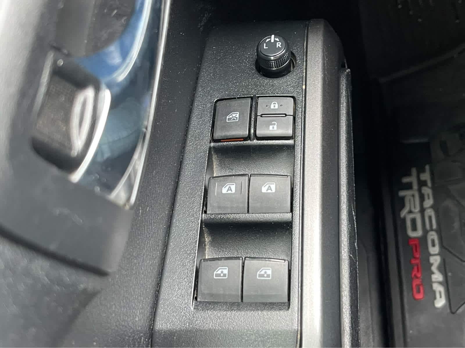 Thumbnail: 2022 Toyota Tacoma - 21