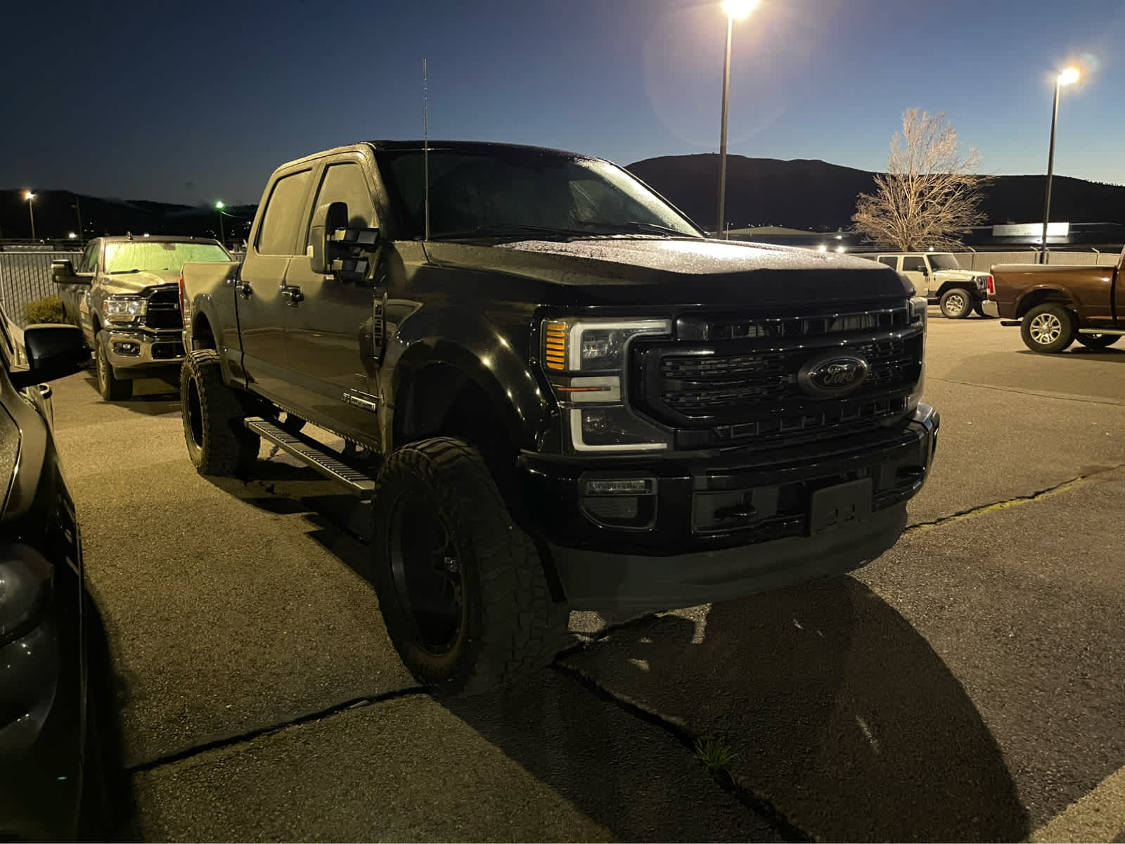 2021 Ford F-350 Lariat photo 2