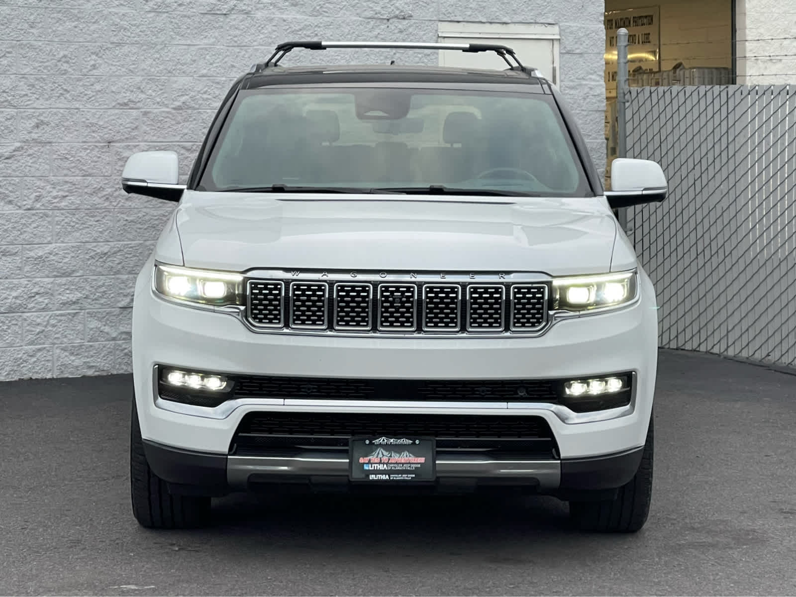 Thumbnail: 2022 Jeep Grand Wagoneer - 3