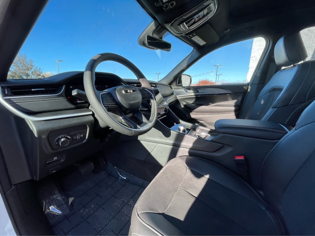 New 2025 Jeep Grand Cherokee ALTITUDE X 4X4 Sport Utility