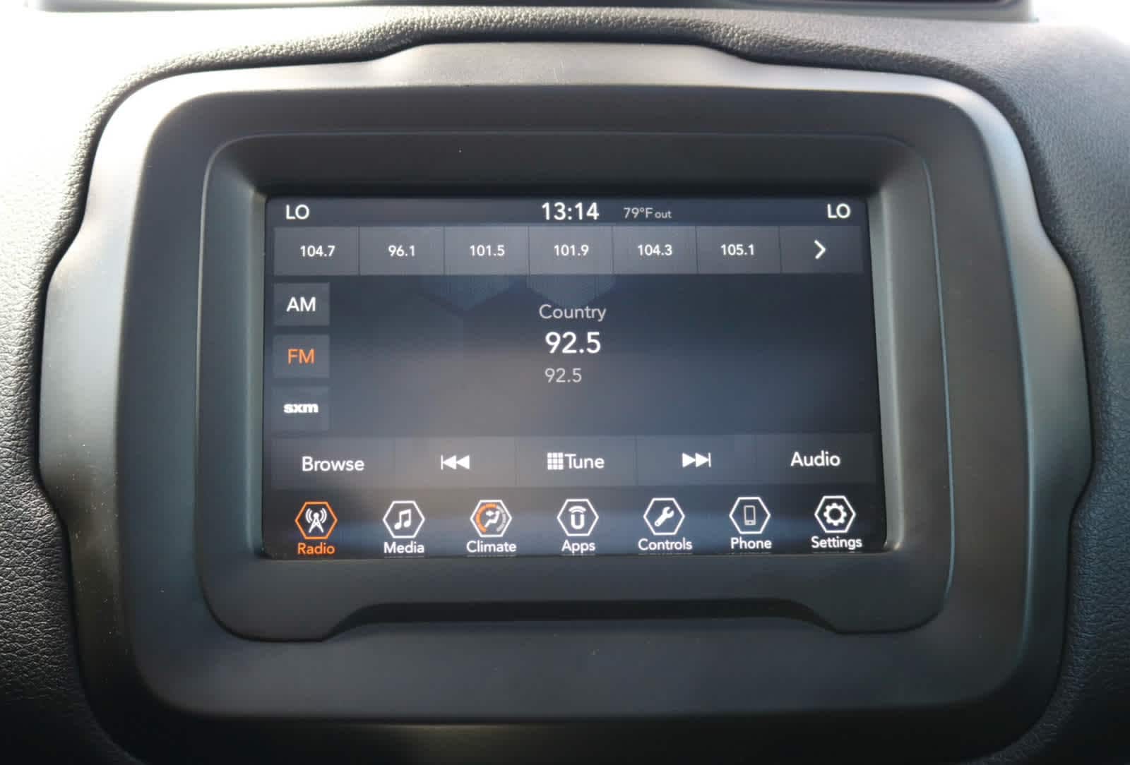 Thumbnail: 2018 Jeep Renegade - 14