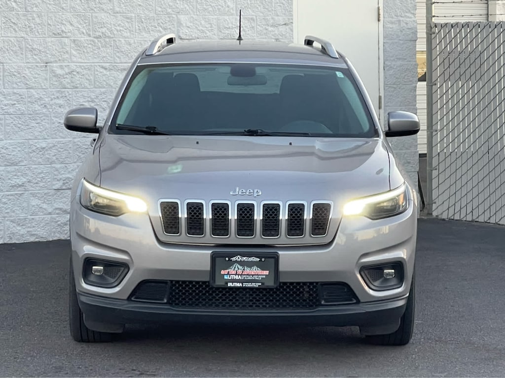 Used 2019 Jeep Cherokee Latitude FWD SUV