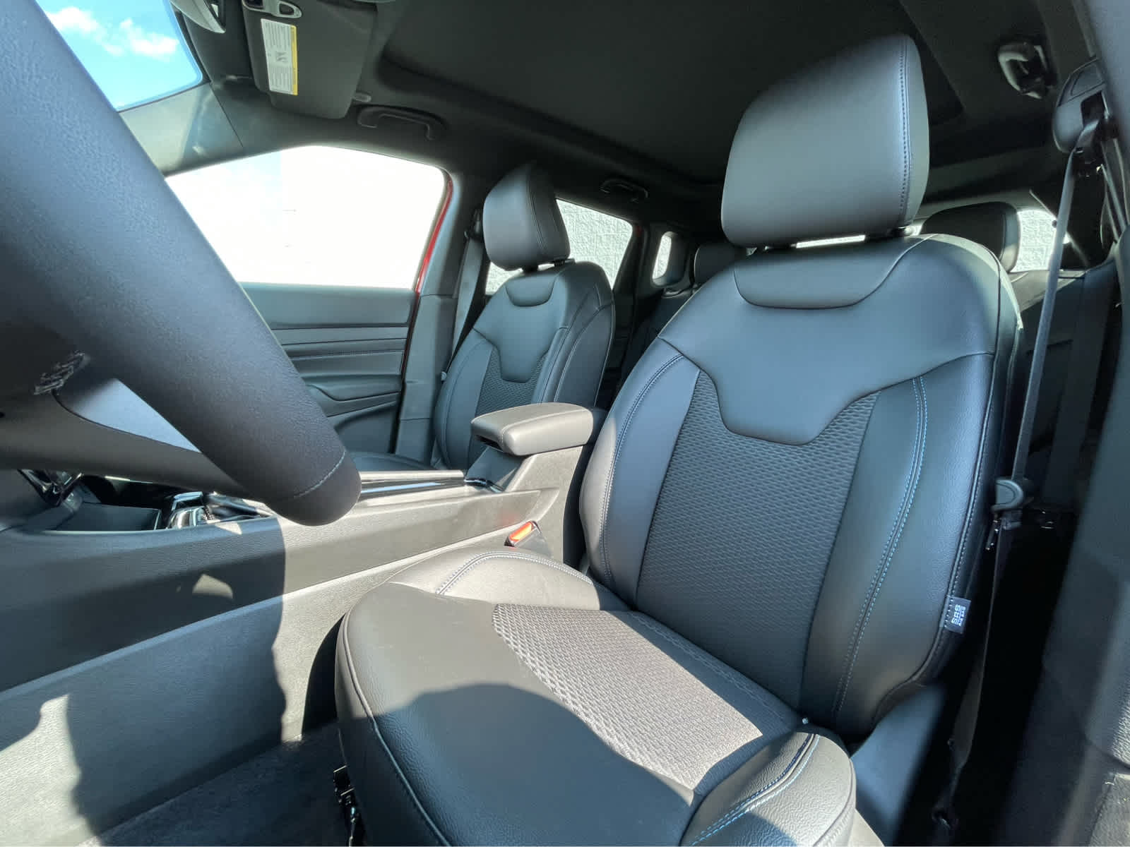 Thumbnail: 2025 Jeep Compass - 21