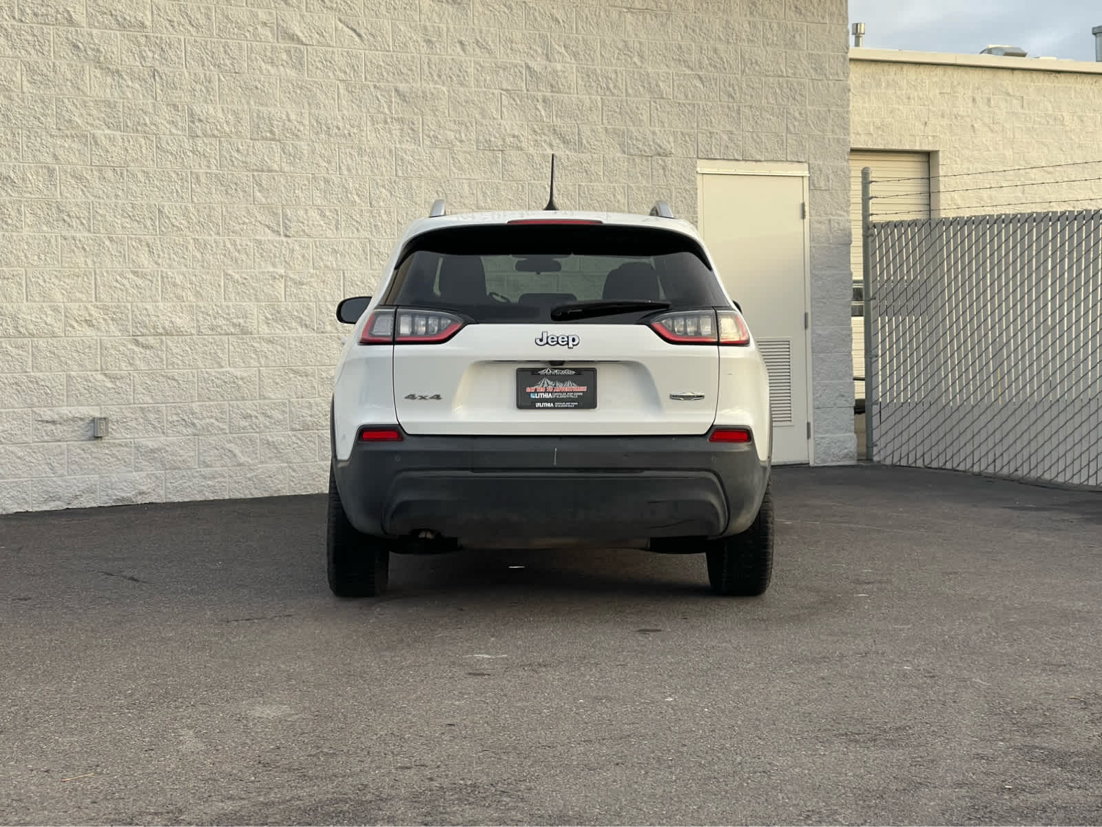 Thumbnail: 2019 Jeep Cherokee - 6