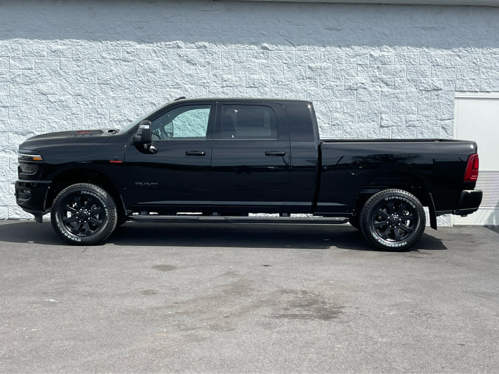 2025 Ram 2500 Laramie photo 4