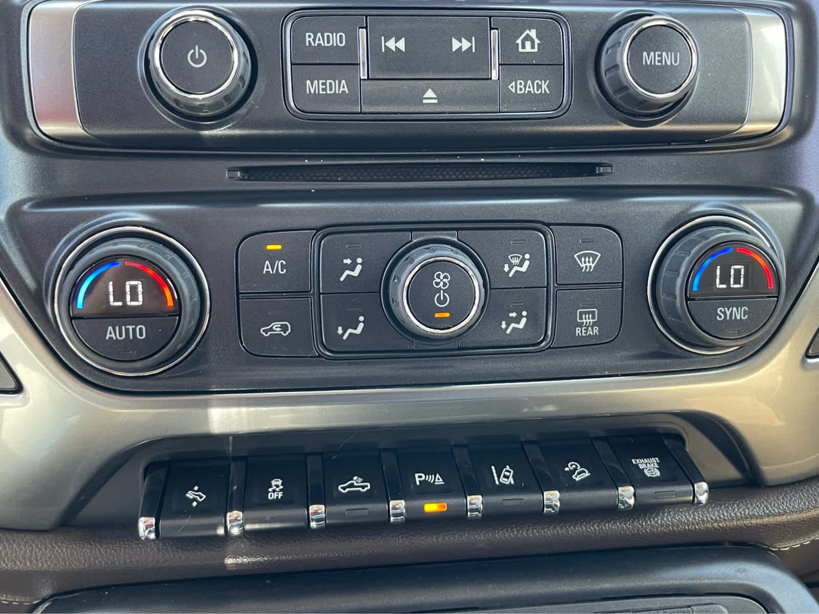 Thumbnail: 2016 Chevrolet Silverado 3500 - 16