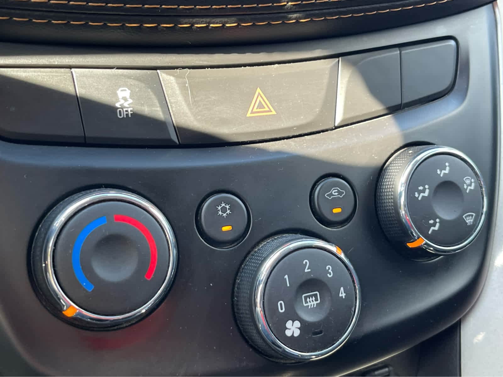 Thumbnail: 2021 Chevrolet Trax - 14