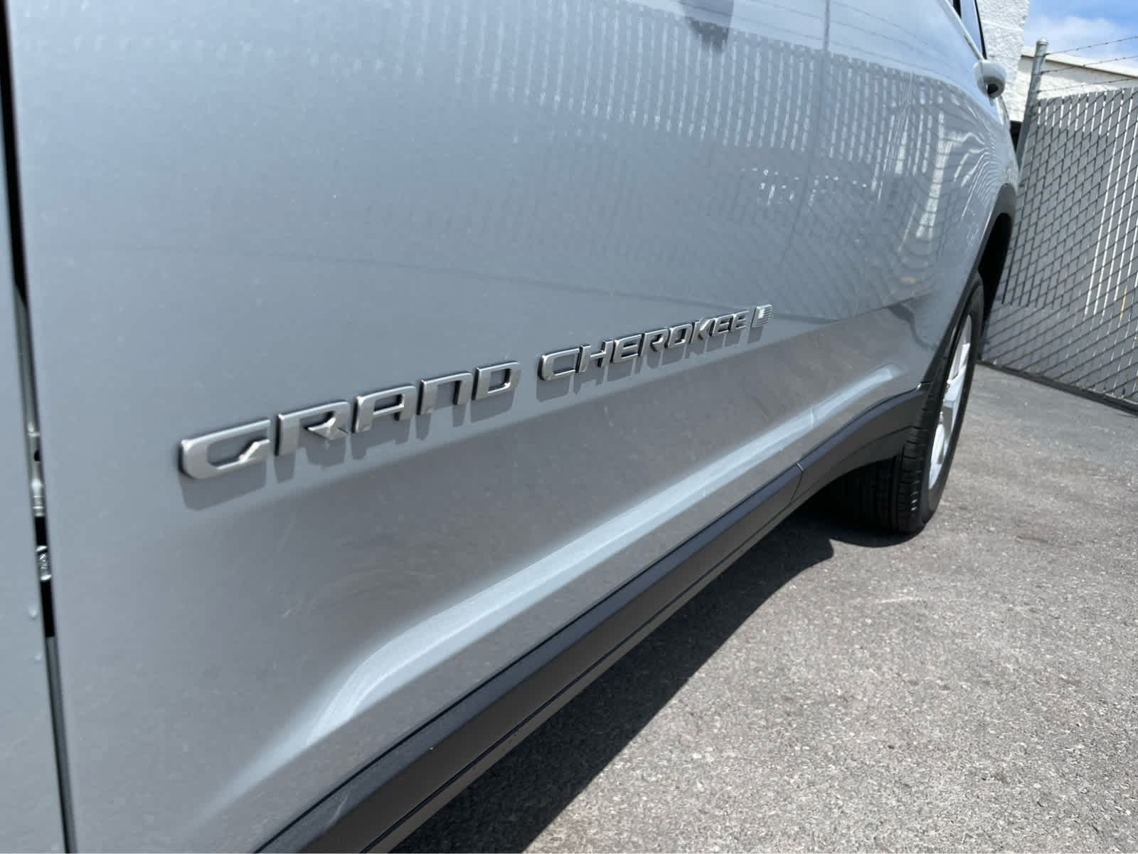 Thumbnail: 2025 Jeep Grand Cherokee - 9