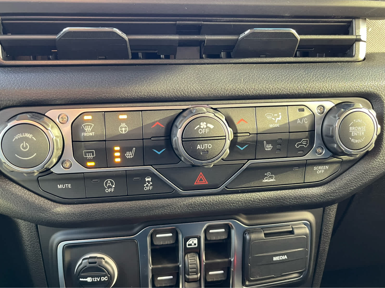 Thumbnail: 2026 Jeep Wrangler - 15