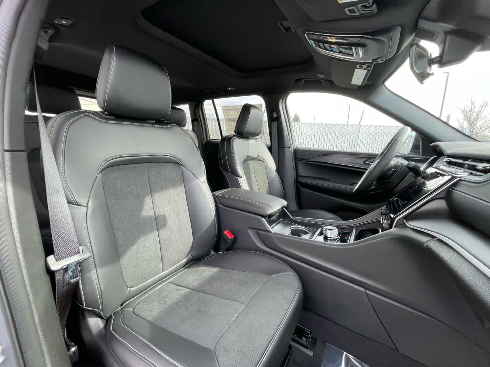 Thumbnail: 2025 Jeep Grand Cherokee - 29