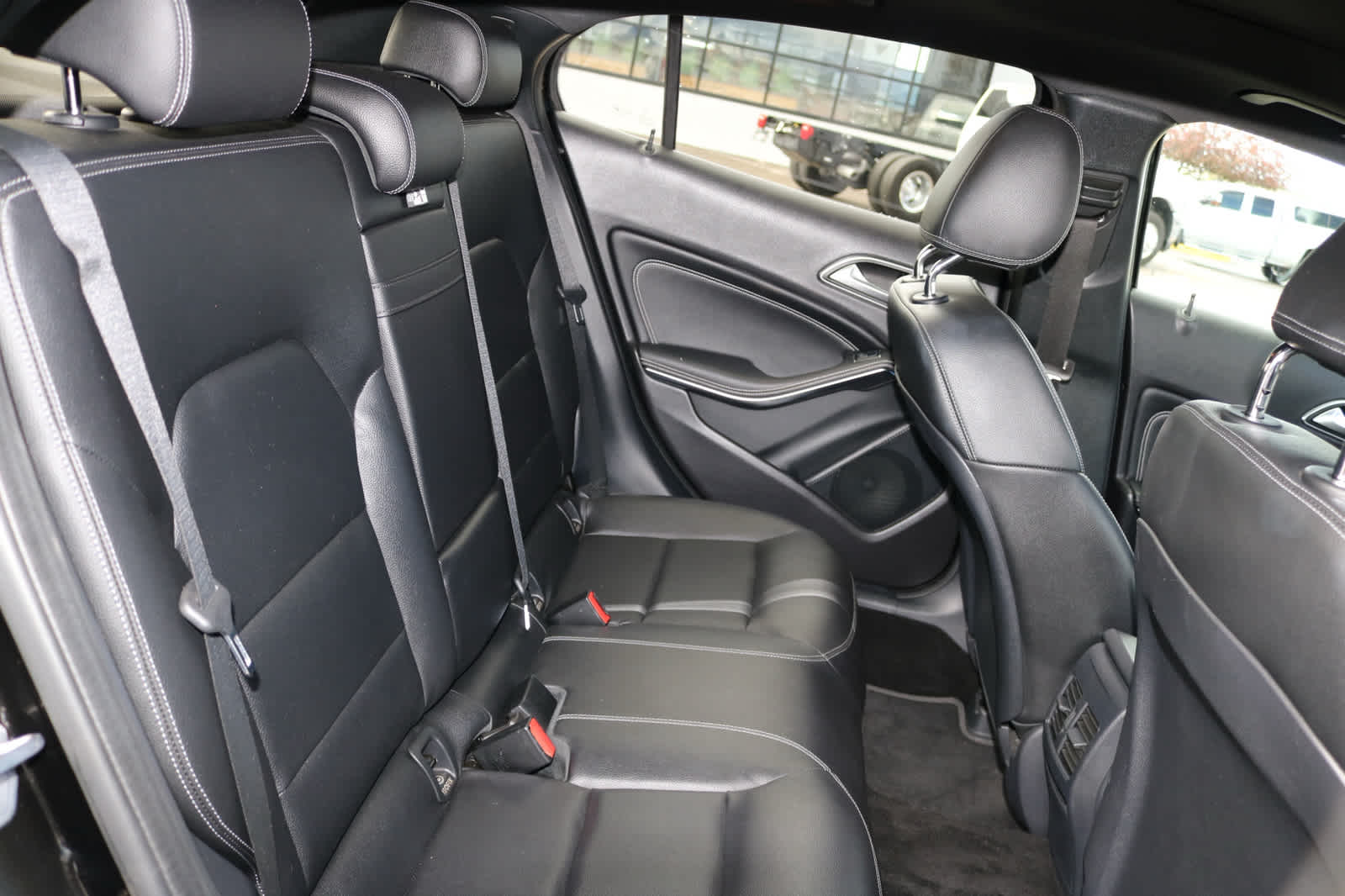 Thumbnail: 2020 Mercedes-Benz GLA - 24