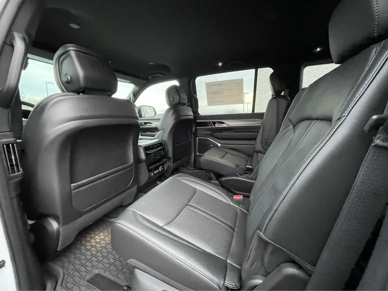 Thumbnail: 2026 Jeep Grand Wagoneer - 22