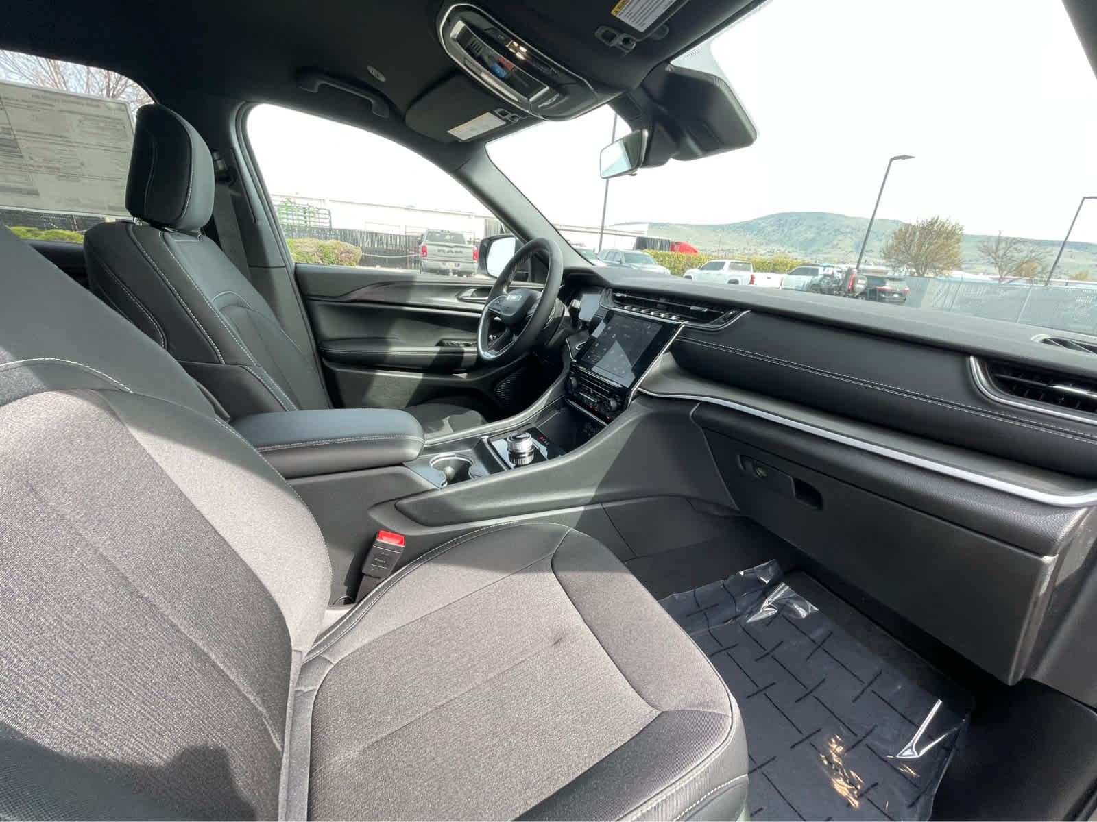 Thumbnail: 2026 Jeep Grand Cherokee - 28