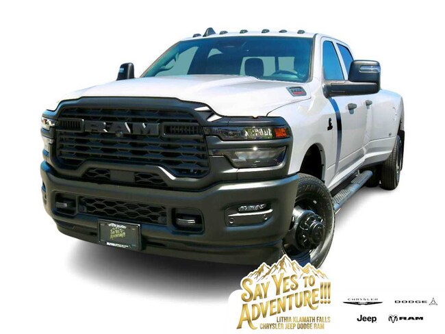 2026 Ram 3500 TRADESMAN CREW CAB 4X4 8' BOX