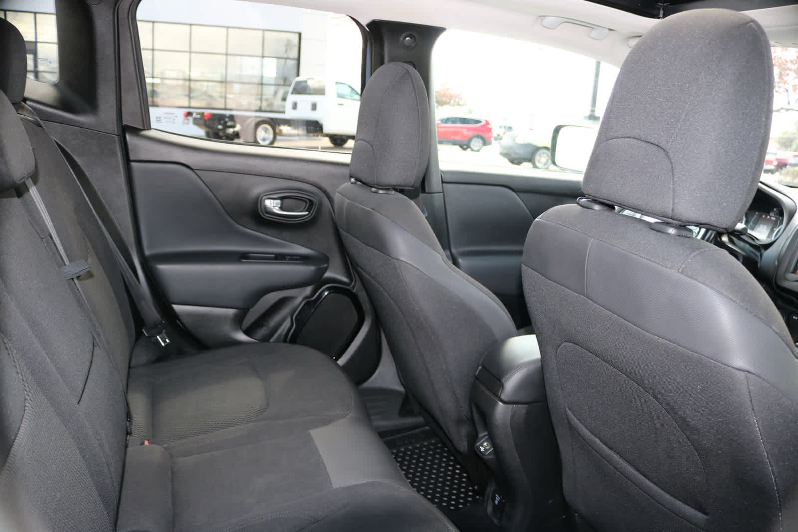 Thumbnail: 2018 Jeep Renegade - 22