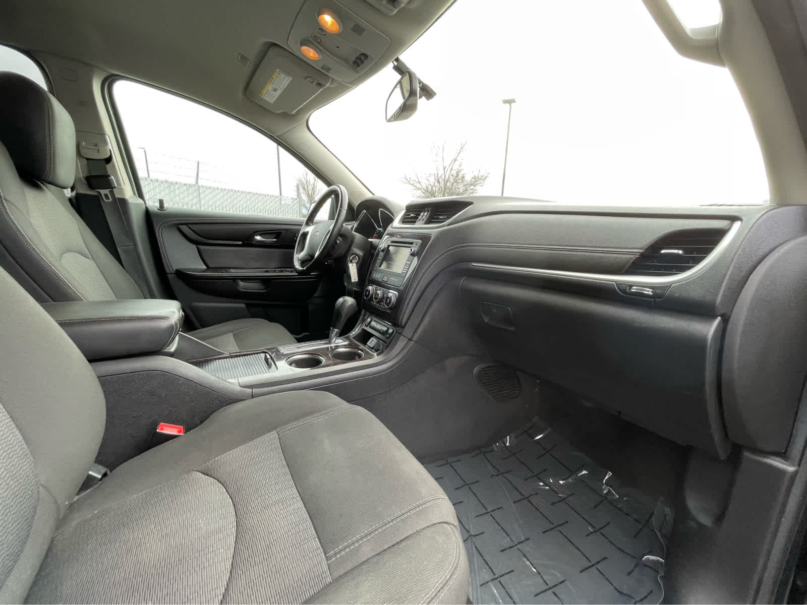 Thumbnail: 2017 Chevrolet Traverse - 29