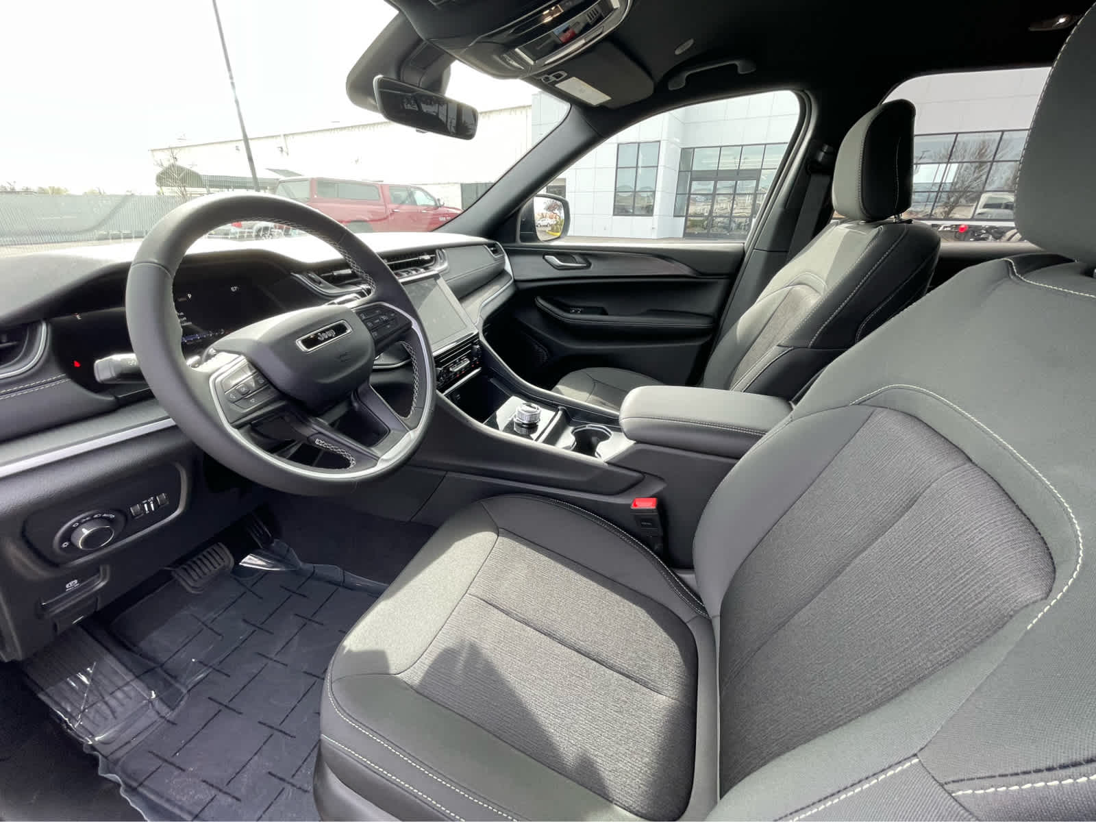 Thumbnail: 2026 Jeep Grand Cherokee - 22