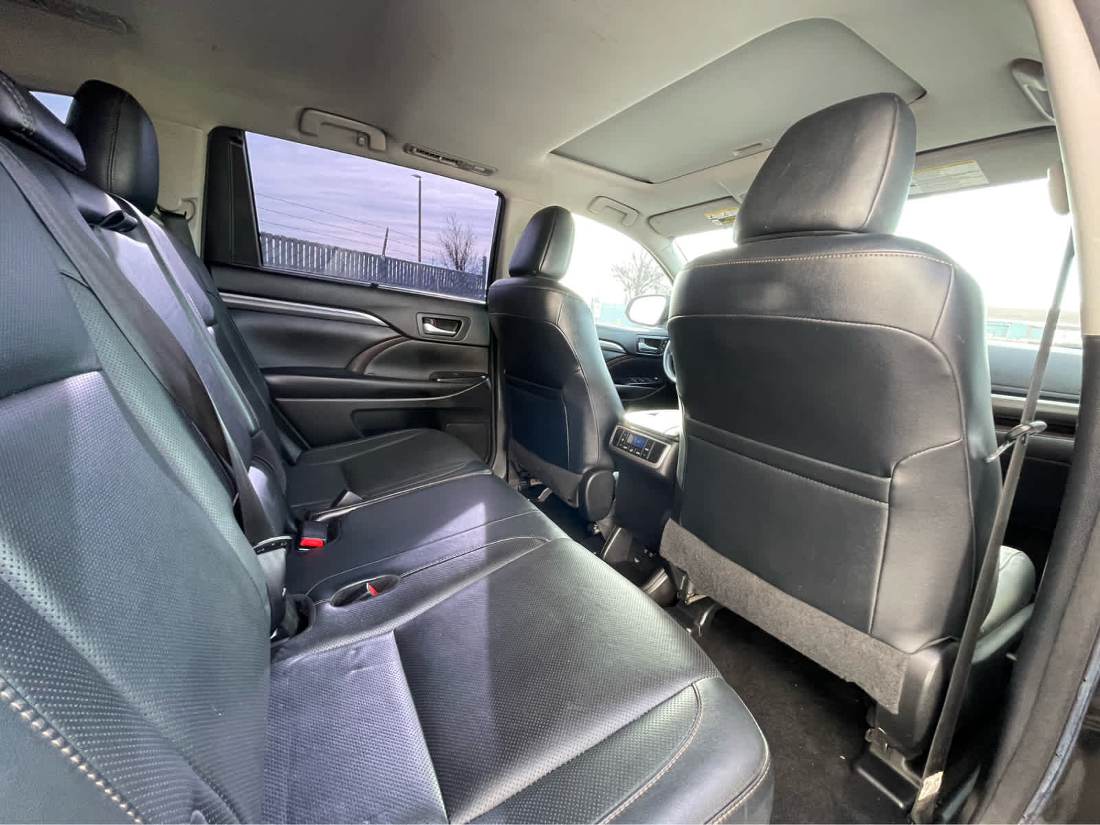 Thumbnail: 2018 Toyota Highlander - 26