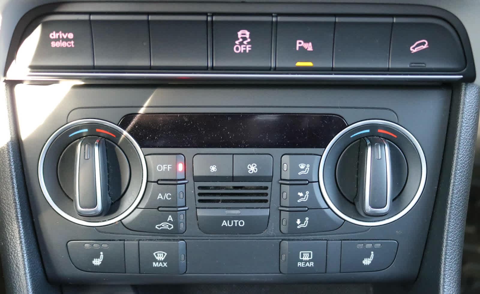 Thumbnail: 2018 Audi Q3 - 18