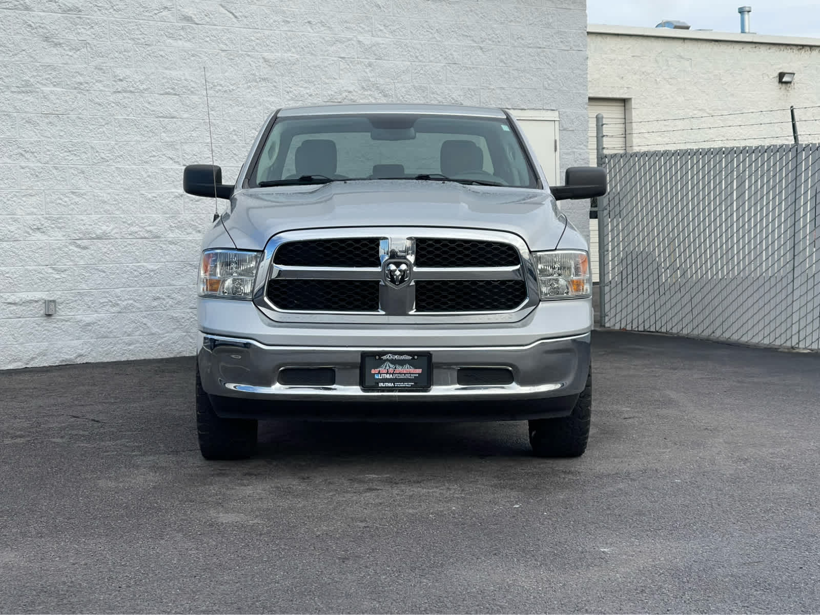 Thumbnail: 2019 RAM 1500 Classic - 3