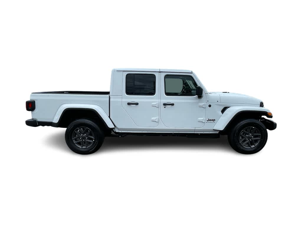 Thumbnail: 2026 Jeep Gladiator - 4