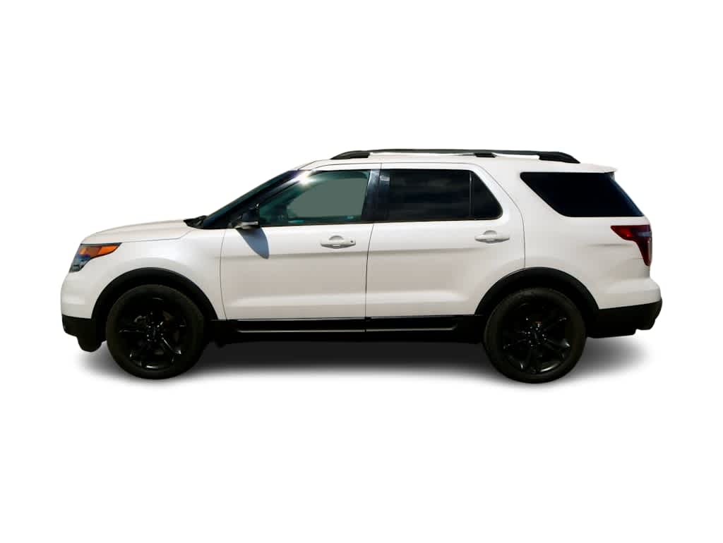 Thumbnail: 2015 Ford Explorer - 3