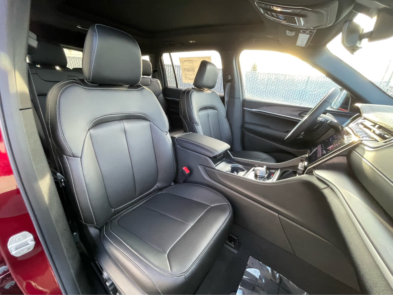 Thumbnail: 2025 Jeep Grand Cherokee - 30