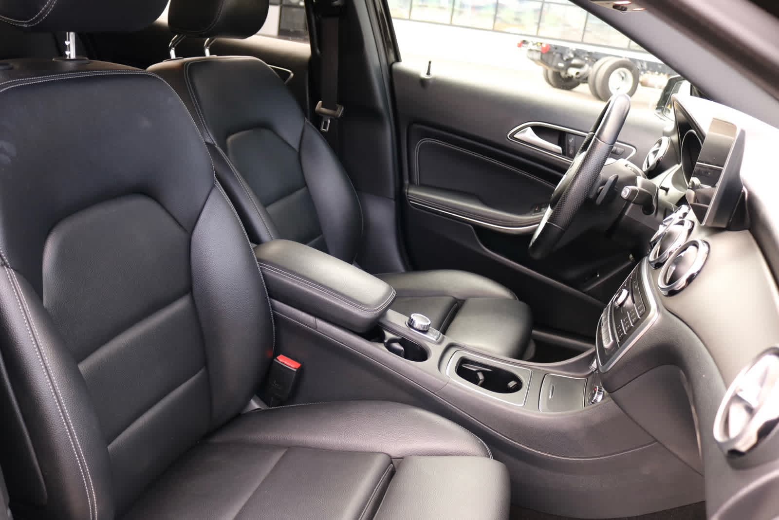 Thumbnail: 2020 Mercedes-Benz GLA - 23