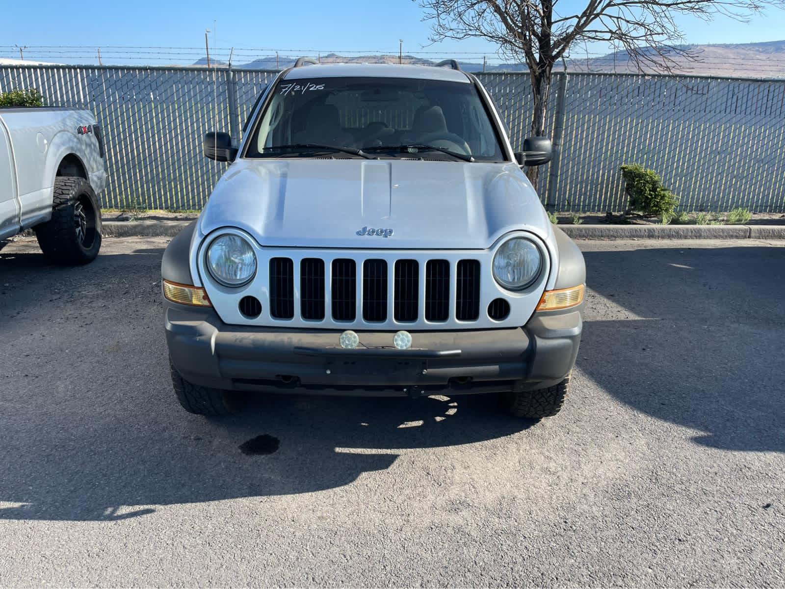 Thumbnail: 2006 Jeep Liberty - 2