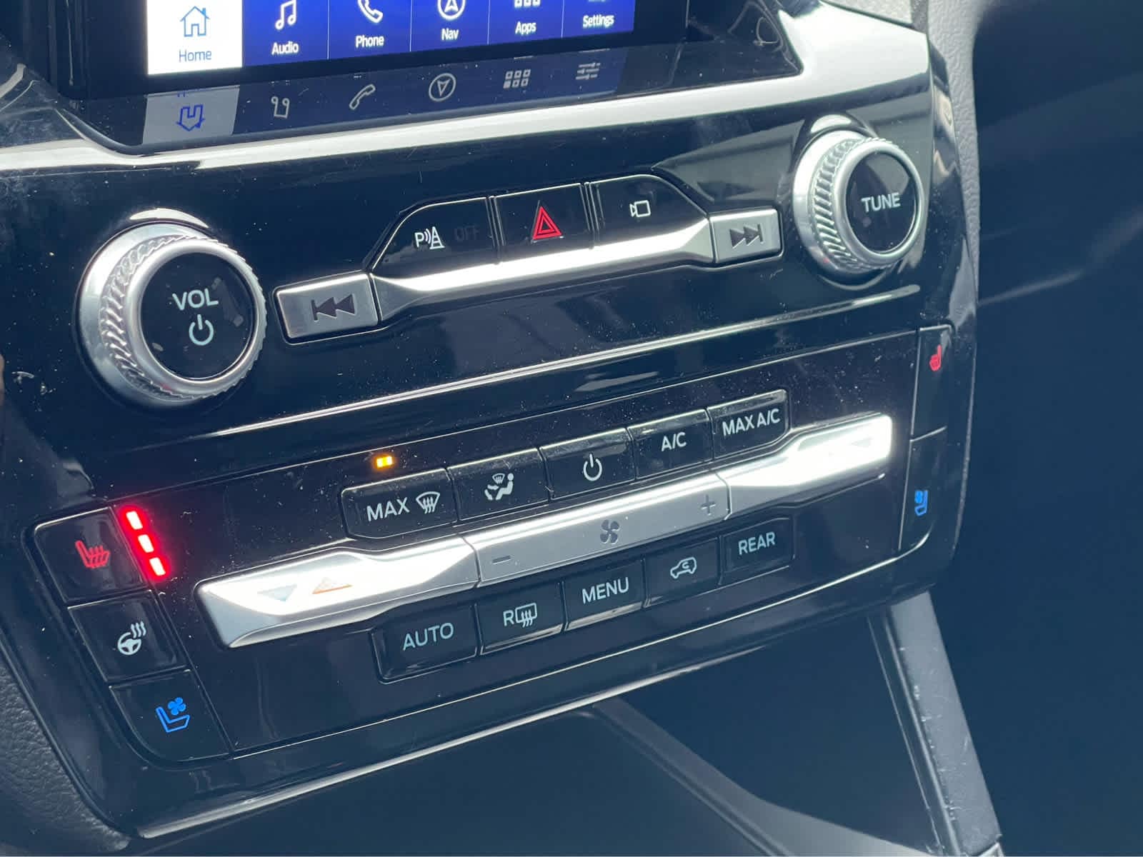 Thumbnail: 2022 Ford Explorer - 15