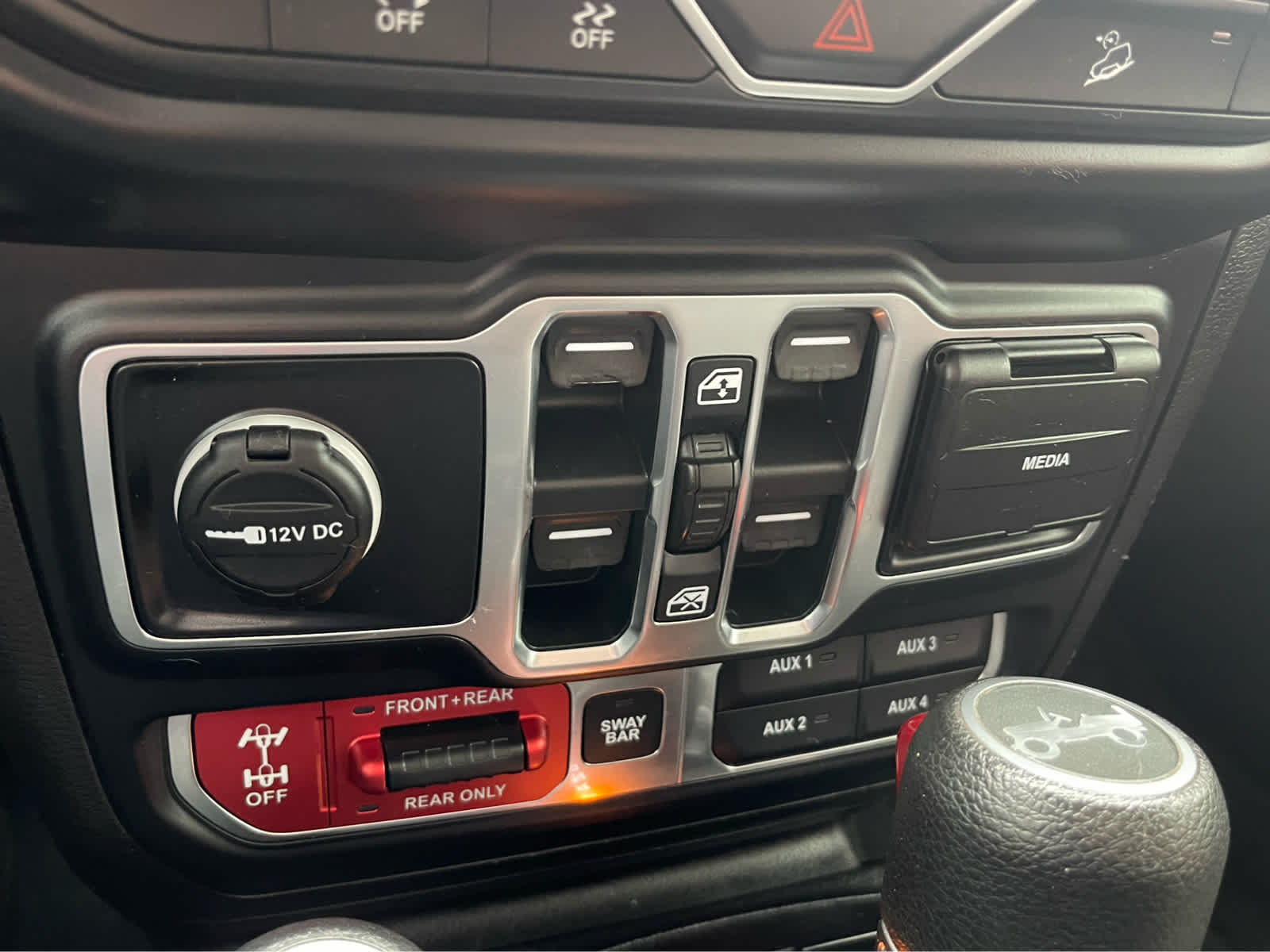 Thumbnail: 2020 Jeep Wrangler - 17