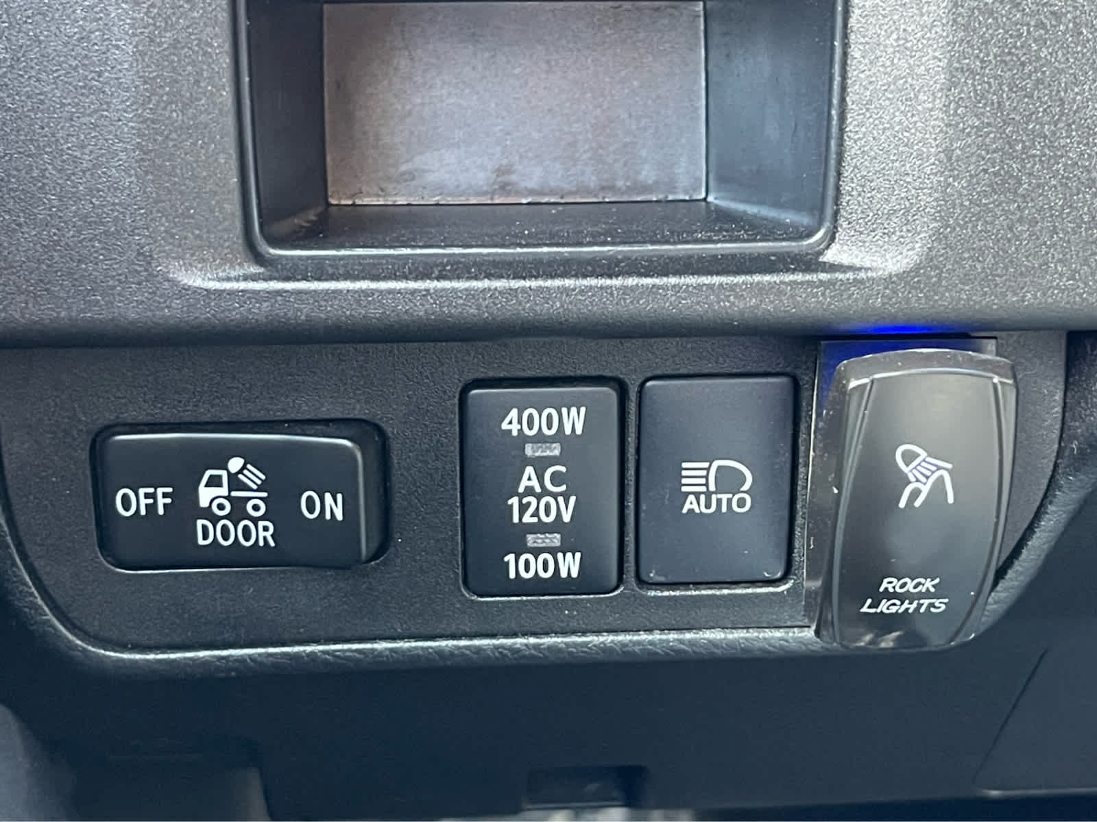 Thumbnail: 2019 Toyota Tacoma - 19