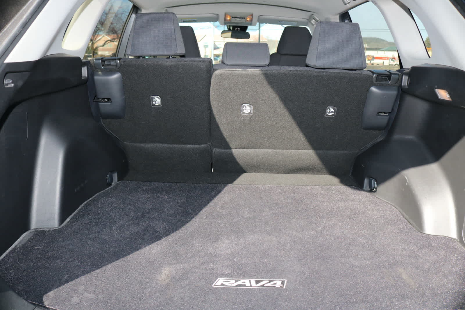 Thumbnail: 2021 Toyota RAV4 - 10