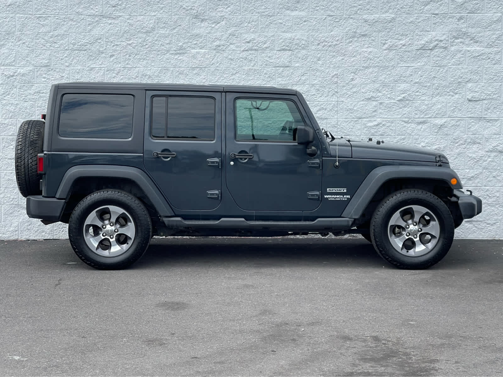 2017 Jeep Wrangler Unlimited Sport 5