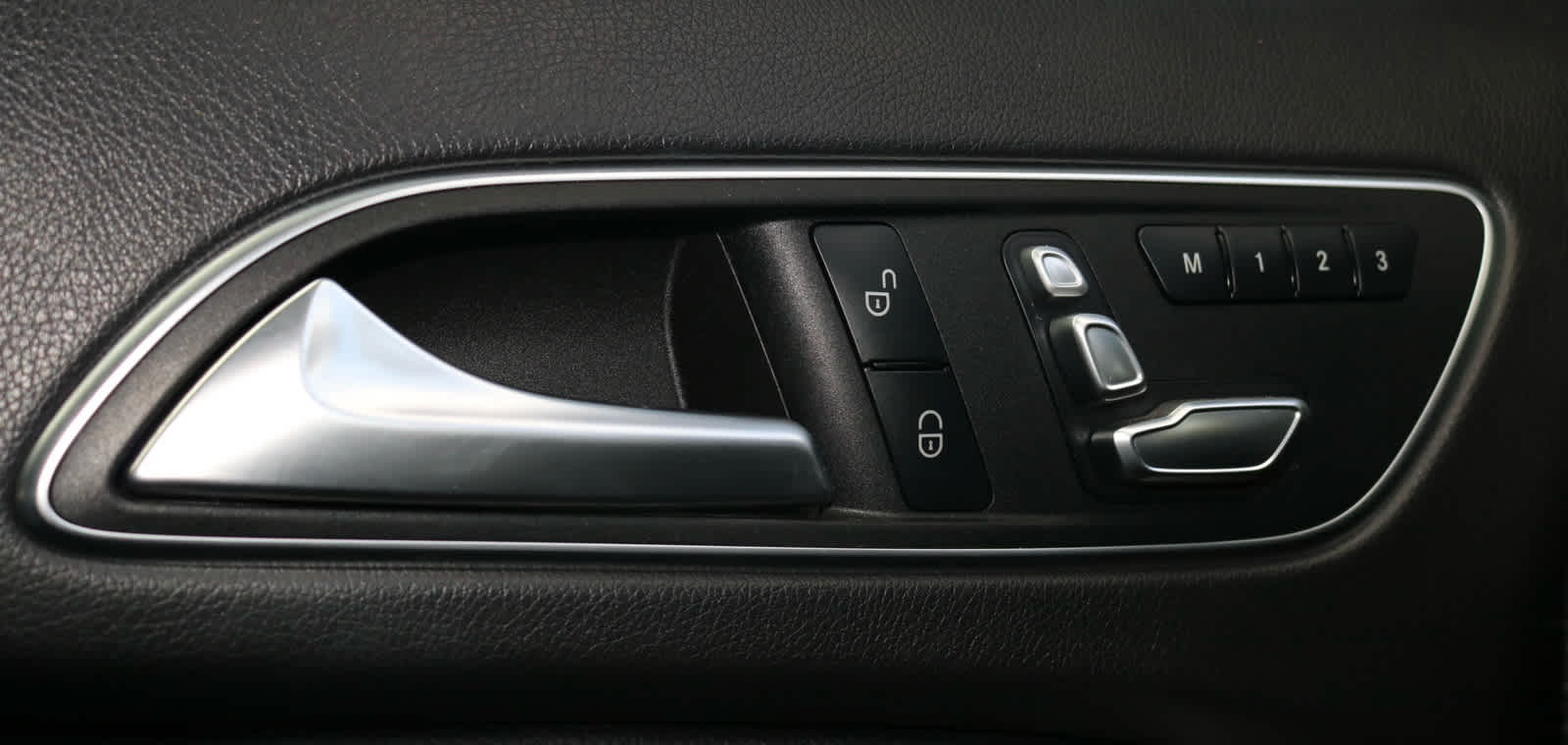 Thumbnail: 2020 Mercedes-Benz GLA - 21