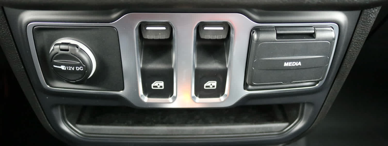 Thumbnail: 2026 Jeep Wrangler - 15