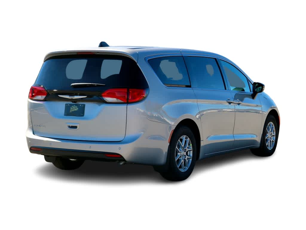 Thumbnail: 2026 Chrysler Voyager - 6